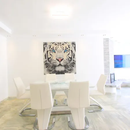 1093 Modern , Huge Terrace , Bbq Lägenhet Marbella