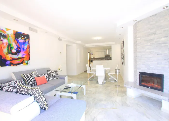 1093 Modern , Huge Terrace , Bbq Apartment *