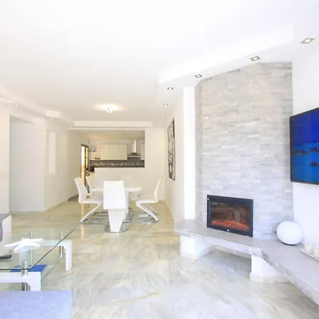 Apartment 1093 Modern , Huge Terrace , Bbq Marbella