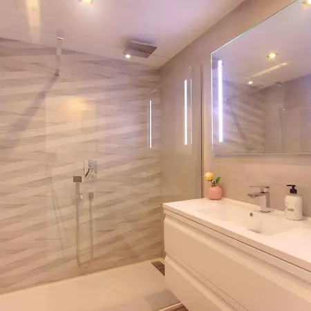 1093 Modern , Huge Terrace , Bbq Apartman Marbella