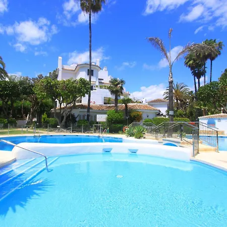 1093 Modern , Huge Terrace , Bbq *