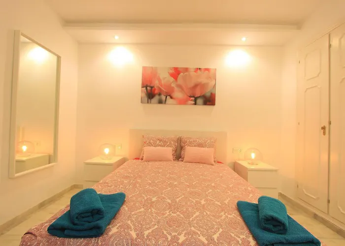 1093 Modern , Huge Terrace , Bbq