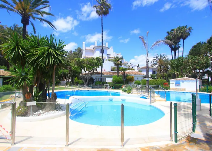 1093 Modern , Huge Terrace , Bbq
