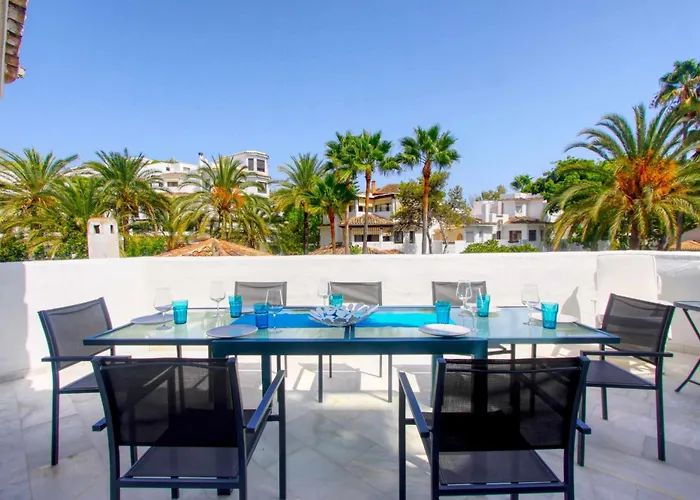 1093 Modern , Huge Terrace , Bbq