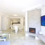Apartment 1093 Modern , Huge Terrace , Bbq Marbella
